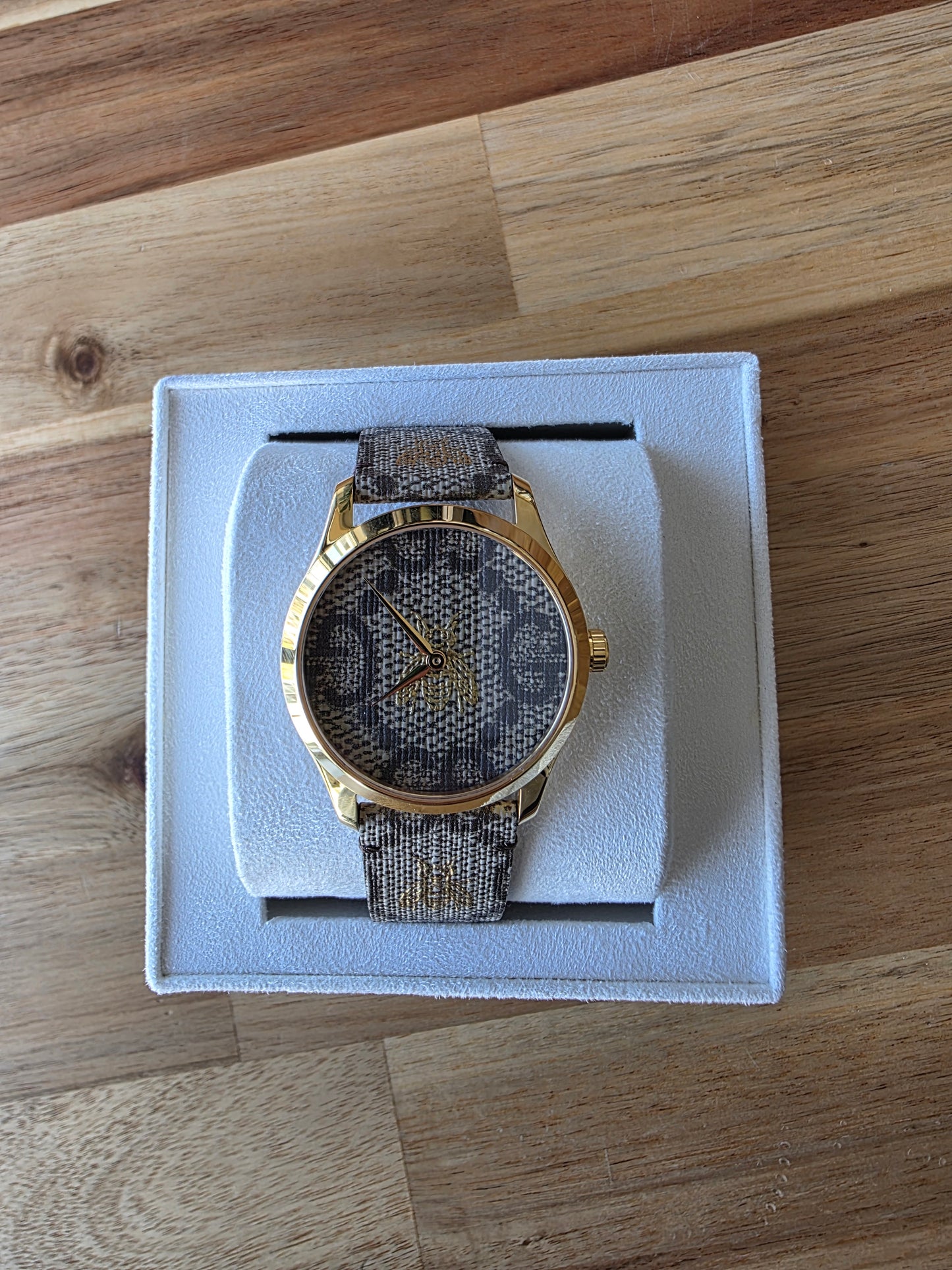 Gucci Bee Watch 38mm